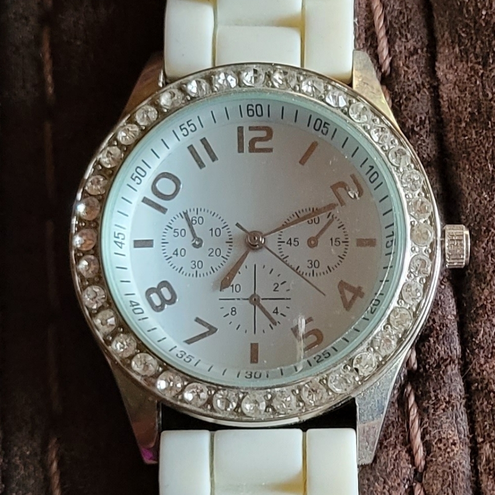 Beautiful Rhinestone watches - Picture 4 of 7
